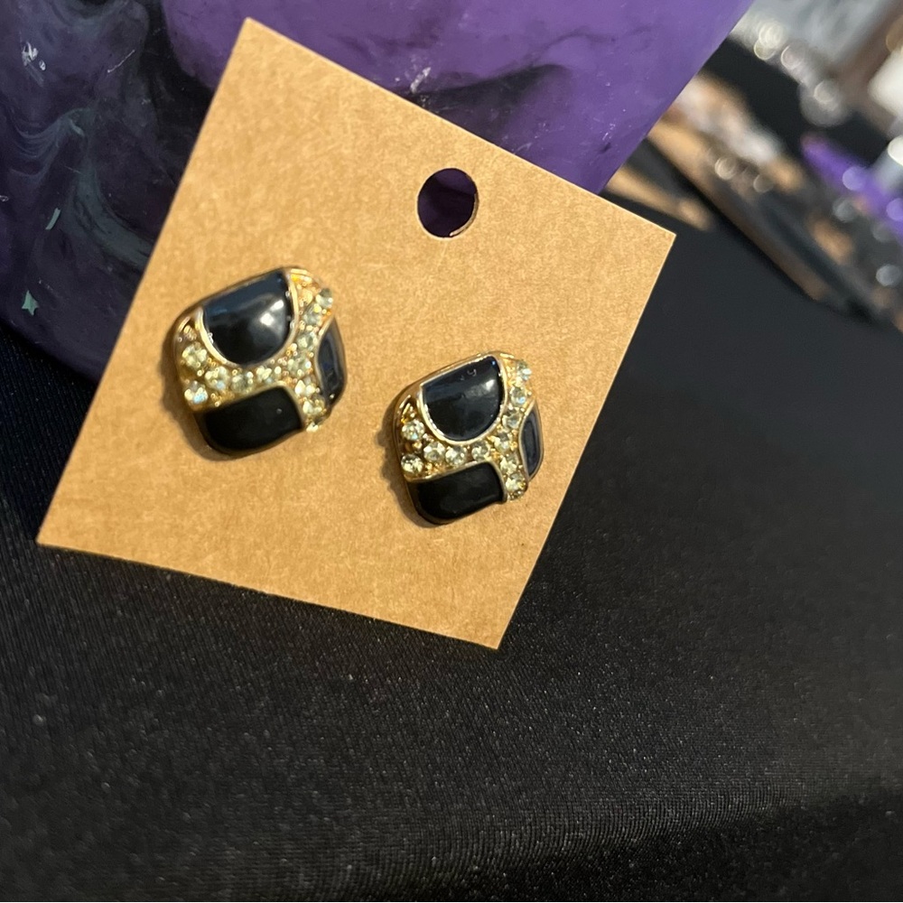 Black And Gold Fashion Earrings